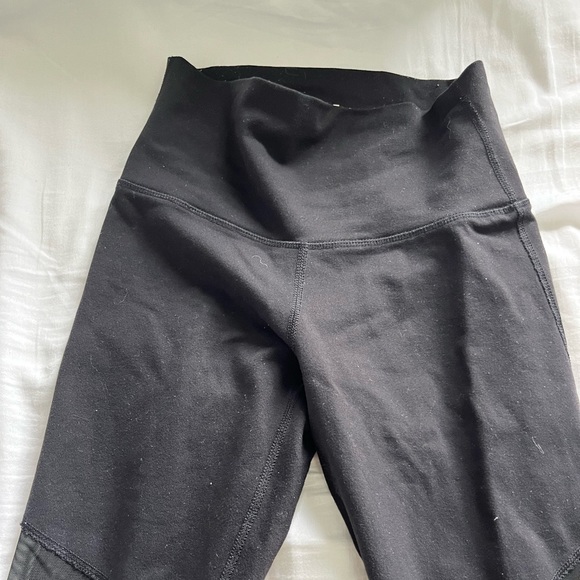 TNA high waisted black leggings with mesh design - Picture 8 of 10